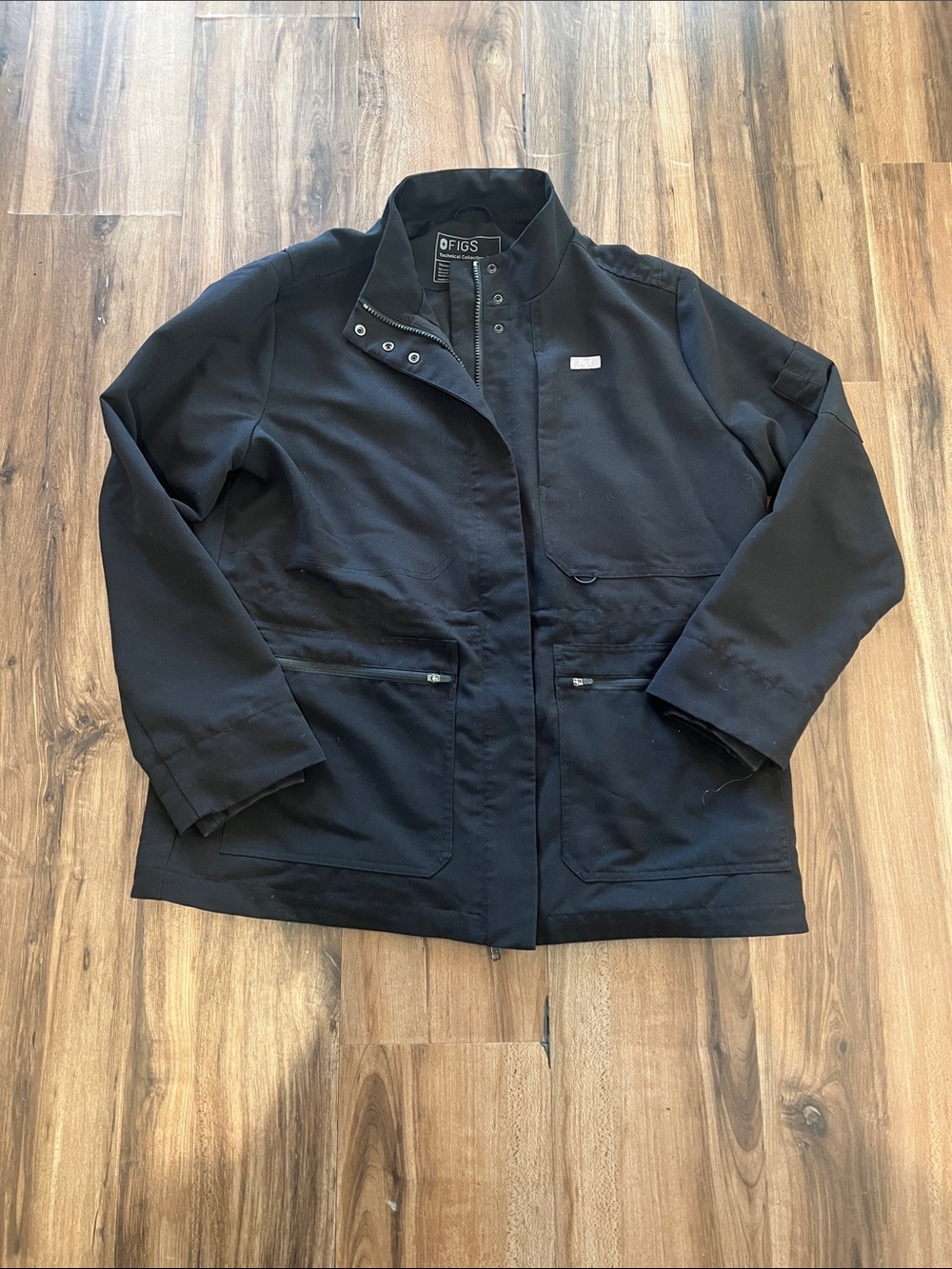 Figs Women’s black Page scrub jacket